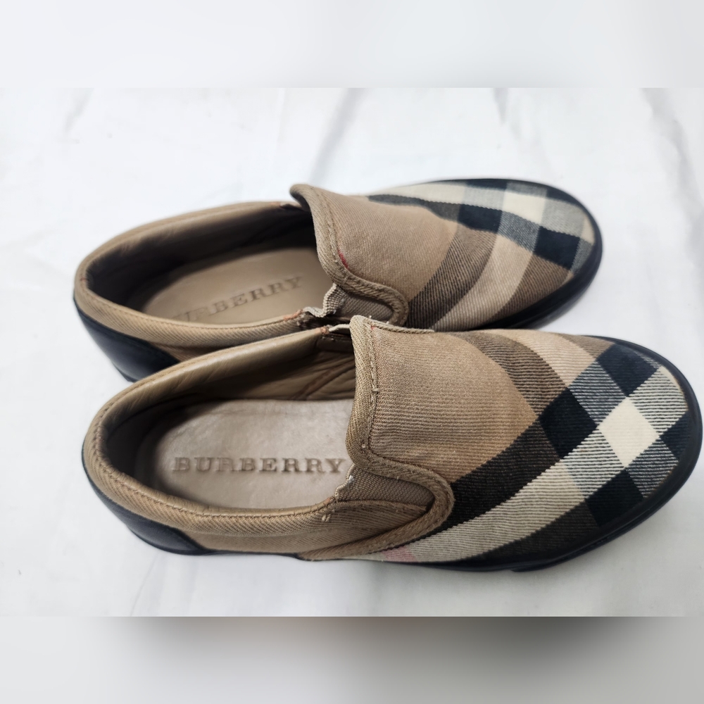 Kids Burberry Slip On Sneakers size 32 (US 1)